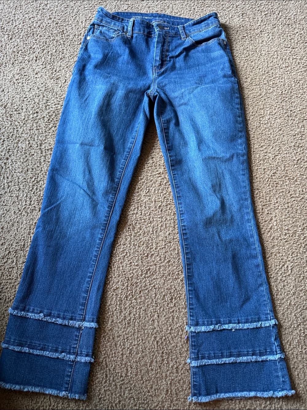 Chico's Medium Blue Frayed Hem Flare Jeans size 00